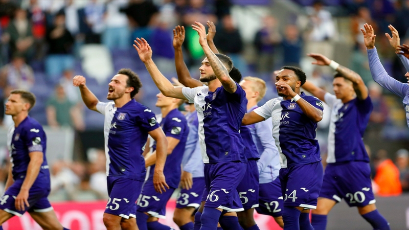 Anderlecht là đội bóng vĩ đại nhất của giải bóng đá Bỉ Anderlecht là đội bóng vĩ đại nhất của giải bóng đá Bỉ
