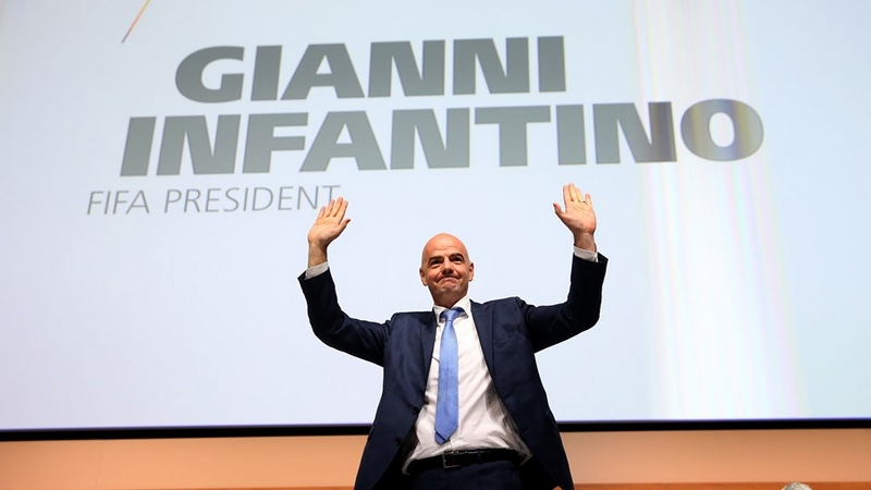 Gianni Infantino hiện đang là chủ tịch của liên đoàn bóng đá thế giới